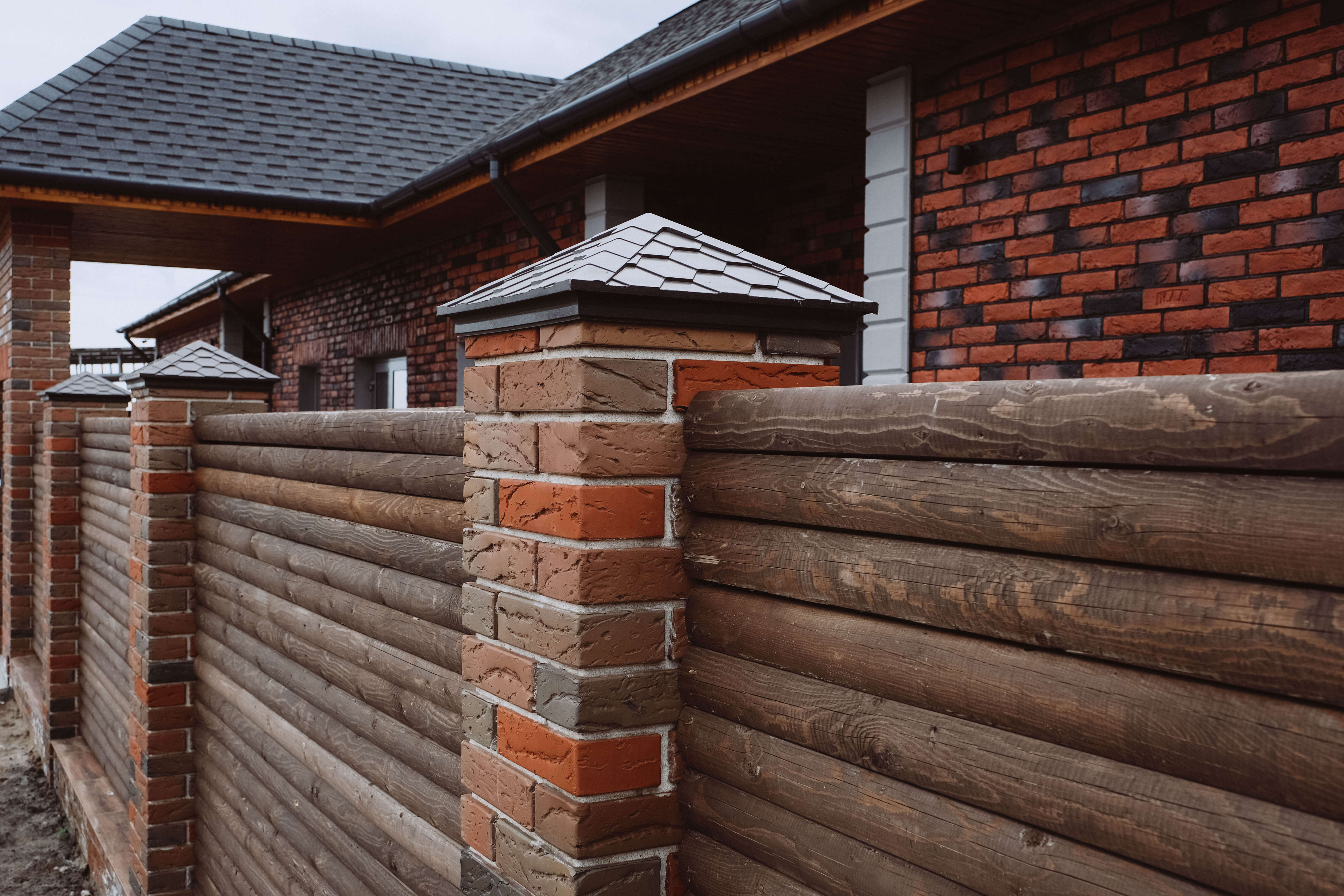 Колпак Zking Эверест Коричневый на столб 1.5х1.5 кирпича (390х390мм) в Ачинске фото